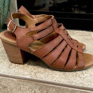 Montana Brown Artisan Crafted Sandals w/ 2 1/2 in. Heel Size: 9 1/2